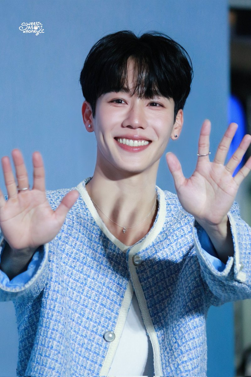 SweetAsHoneyCC's tweet photo. หยิ่นต่อยเจ็บไหมค้าบบบ?? 🥺🥺🥺

DESTINY CLINIC YINWAR 04
#FriendsofDestinyYinWar
#warwanarat 
W.Wanarat 

#YINWAR #หยิ่นวอร์ https://t.co/EnGpKqyVHF