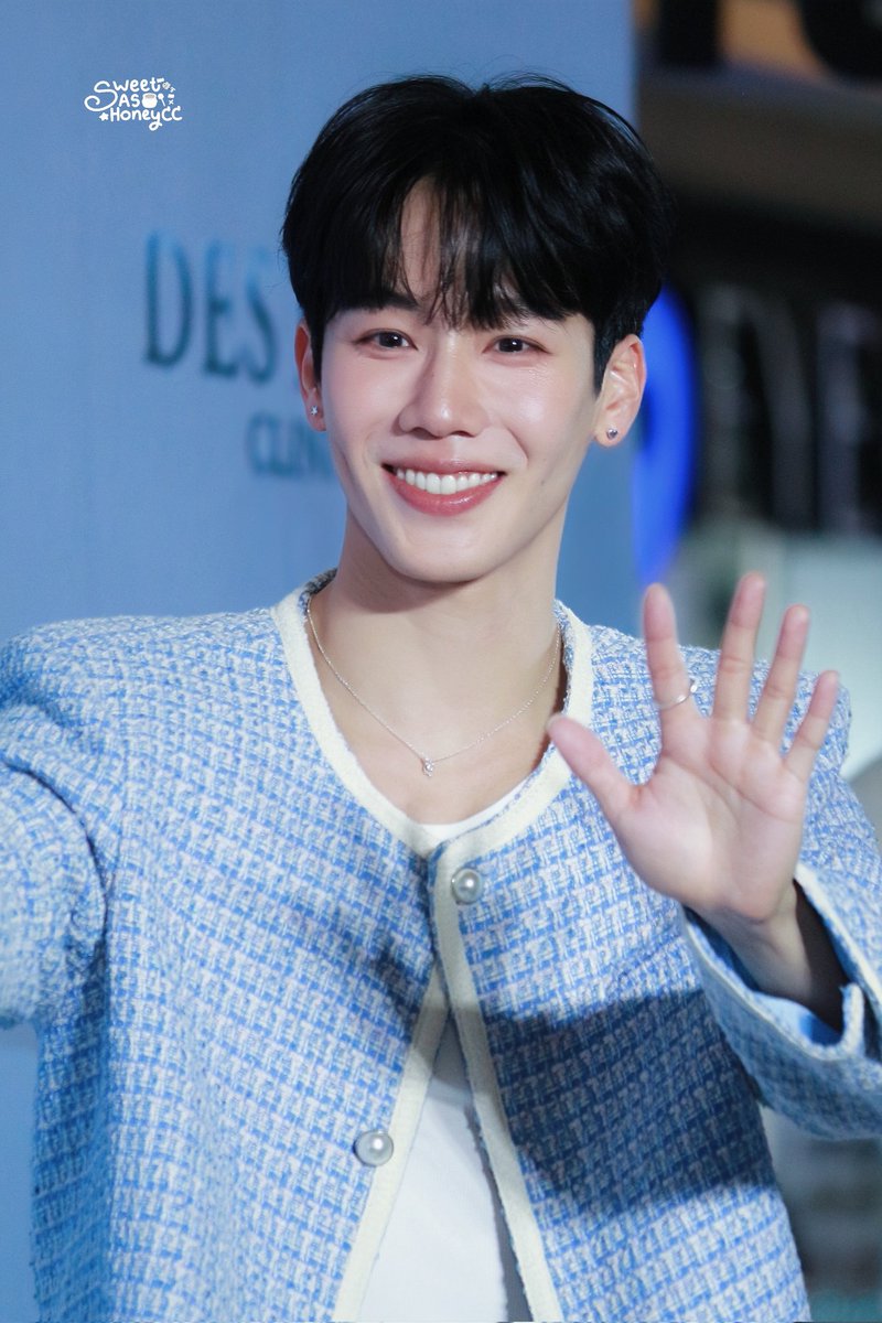 SweetAsHoneyCC's tweet photo. หยิ่นต่อยเจ็บไหมค้าบบบ?? 🥺🥺🥺

DESTINY CLINIC YINWAR 04
#FriendsofDestinyYinWar
#warwanarat 
W.Wanarat 

#YINWAR #หยิ่นวอร์ https://t.co/EnGpKqyVHF
