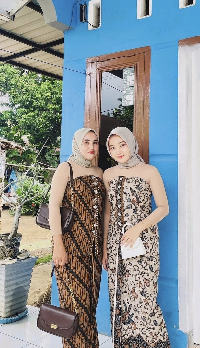 tari tweet media