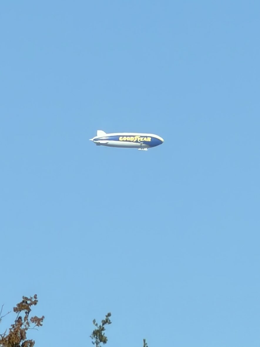 #GoodyearBlimp #GoodyearEurope  Zeppelin on his way to Wells,AT