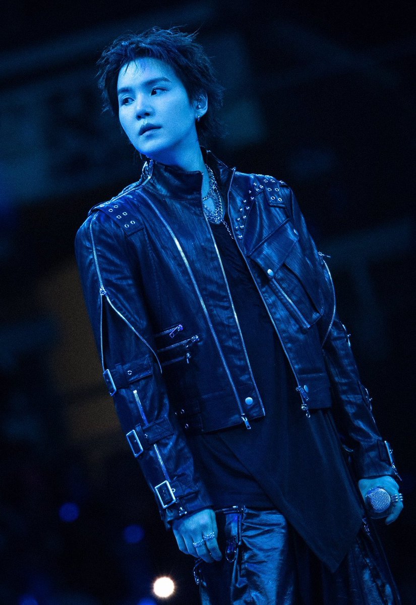 X에서 공유된 방탄소년단 슈가 관련 이미지