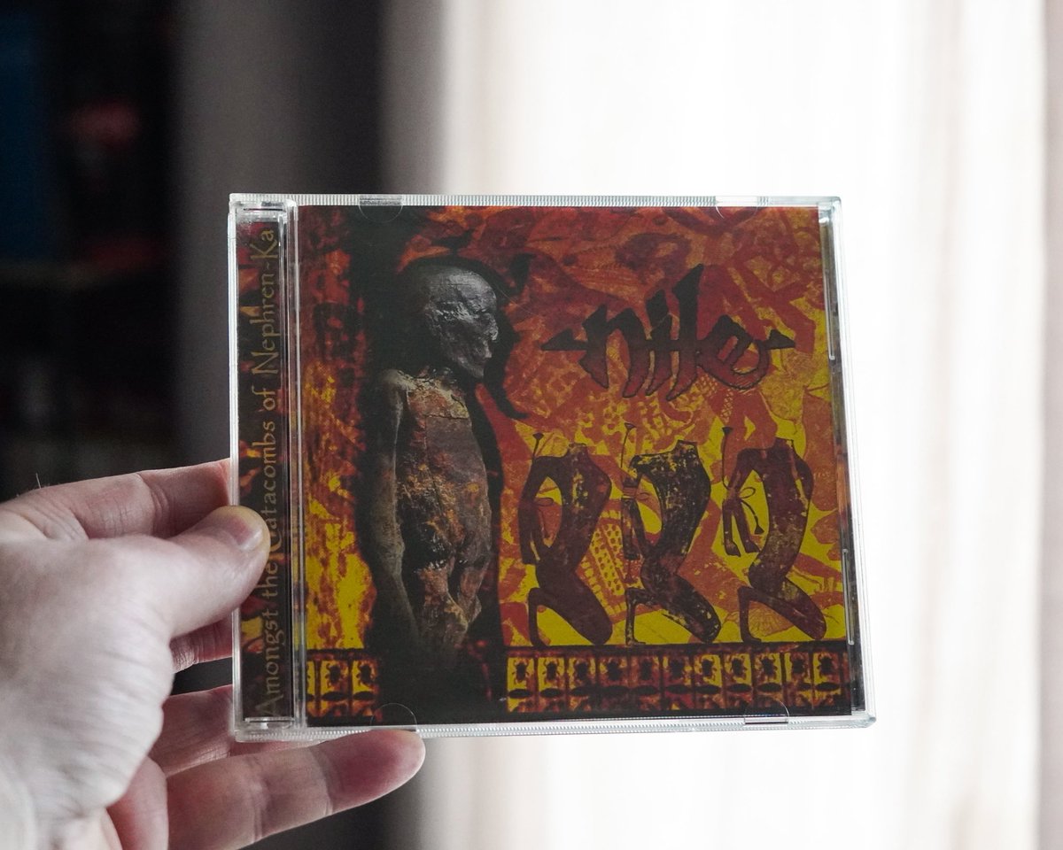 Defstar666's tweet image. 🏺 28th ANNIVERSARY 🏺

🇺🇸 NILE - Amongst the Catacombs of Nephren-Ka (1998)

28 years. 33 minutes of Egyptian ritual and high-speed brutality
#Nile #US #technical #deathmetal  #AlbumAnniversary