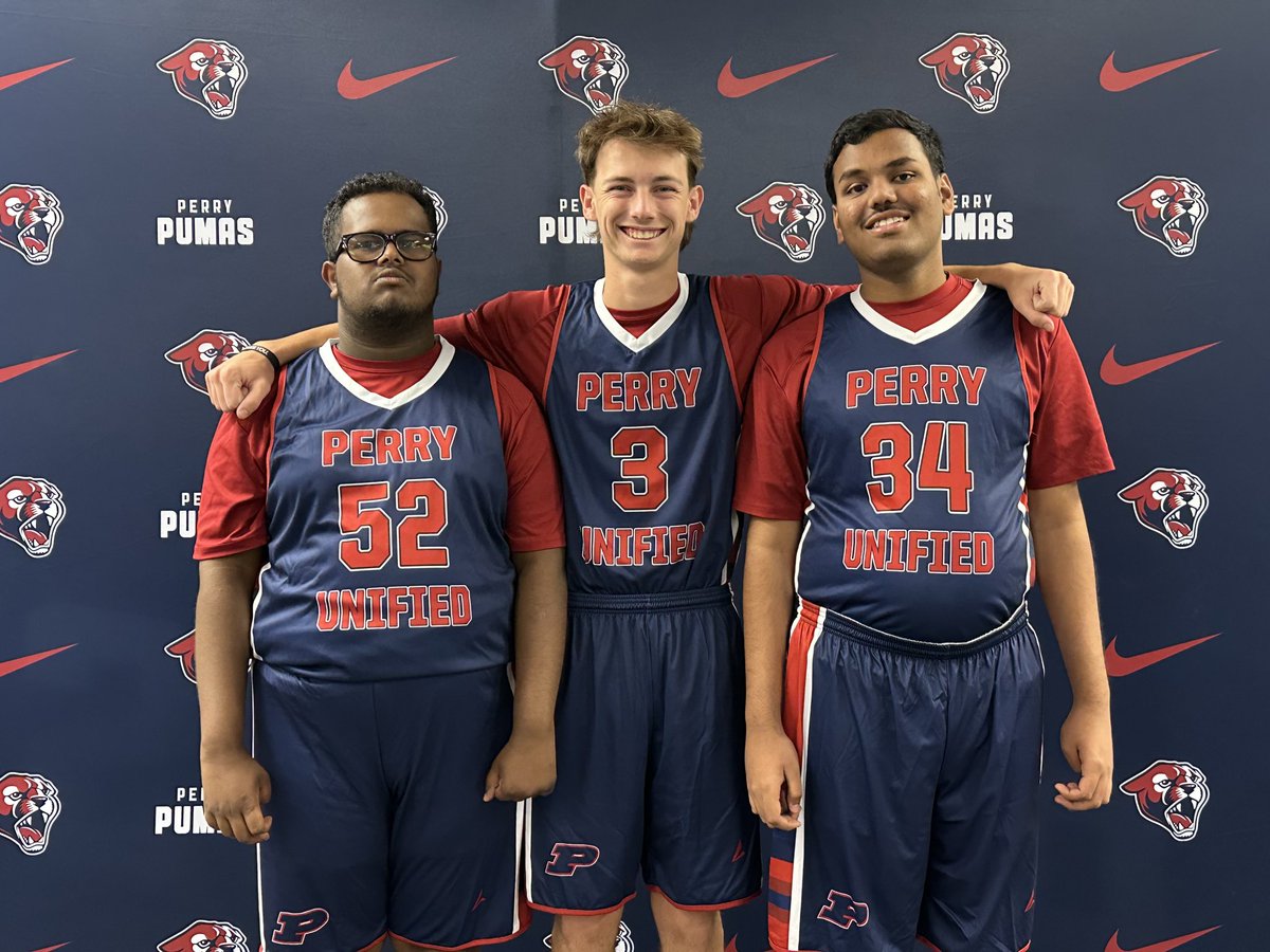 PerryUnified's tweet photo. Another Senior night in the books. Thank you, Kaia, Anish, Omer, Ani &amp; Gabe for your commitment &amp; dedication. We Are Unified. #choosetoinclude #unified @PerryPumas07 @perry_pumas  @ChandlerUnified  @CUSDAthletics https://t.co/2flIHuMMmg