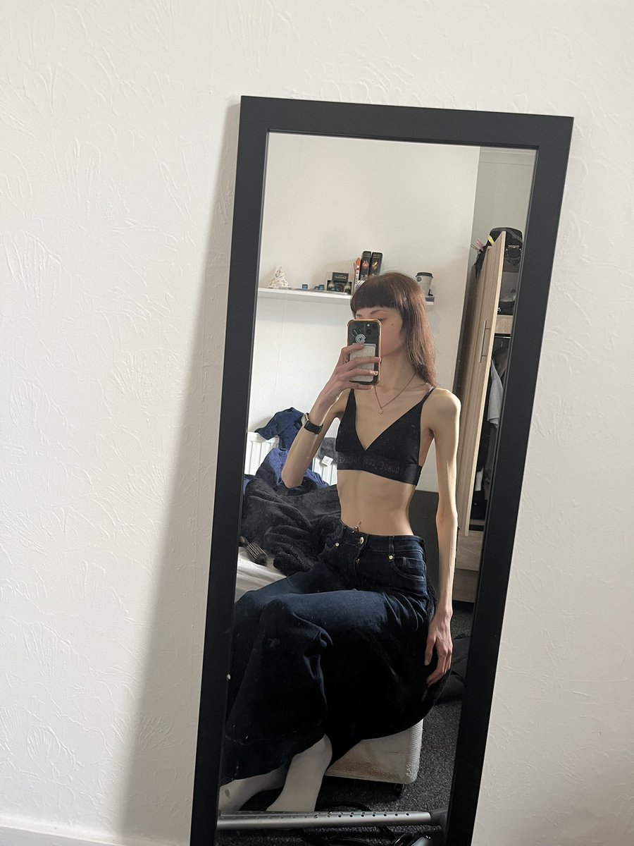 deesn0there's tweet image. I wish I was more toned

#edtwt #bodycheck #bodygoals #workouttips