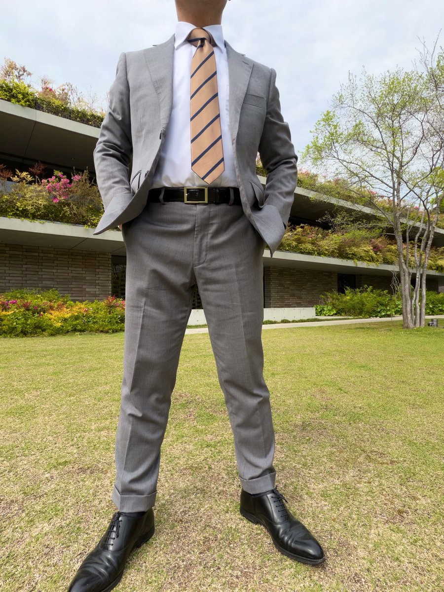 のぶゆき×スーツフェチ tweet media