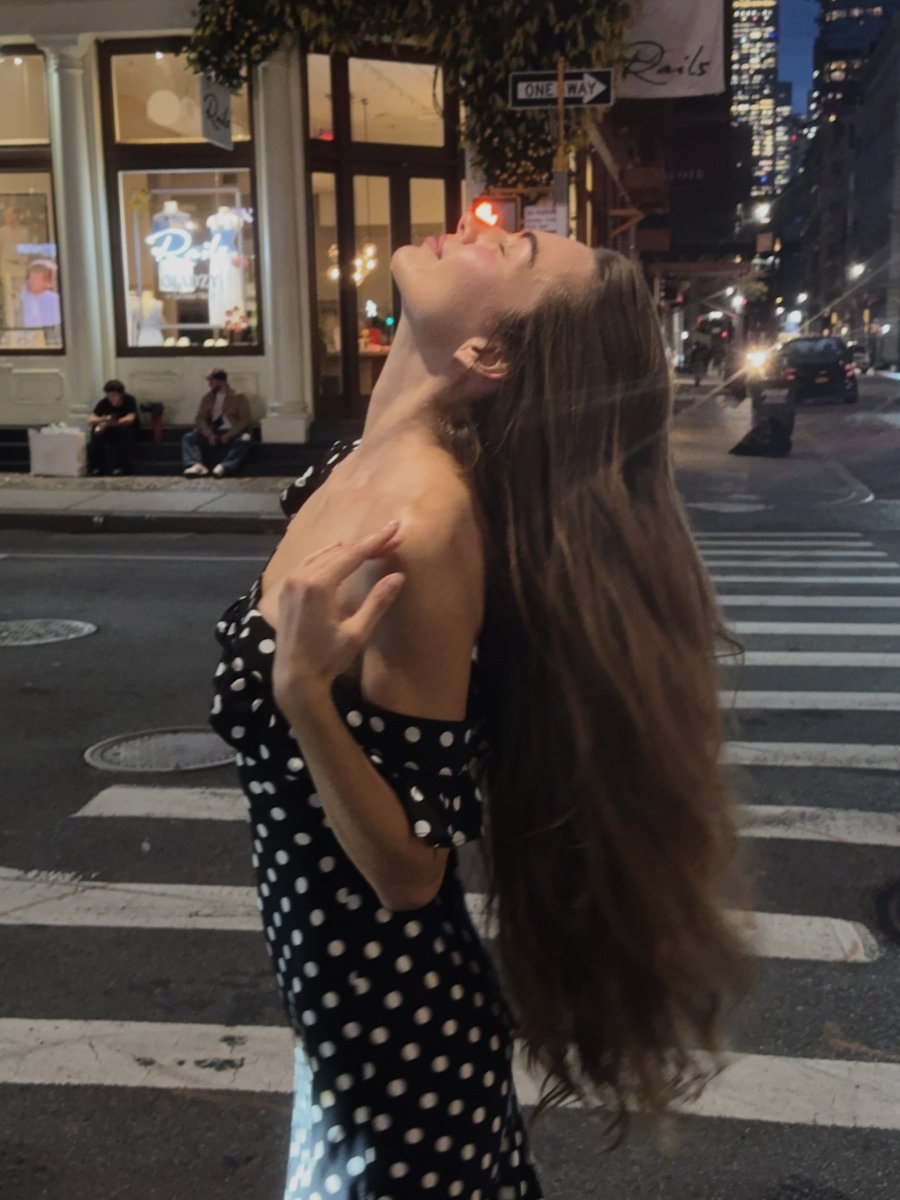 ᐯᗩᒪᗴᖇIᗩ tweet media