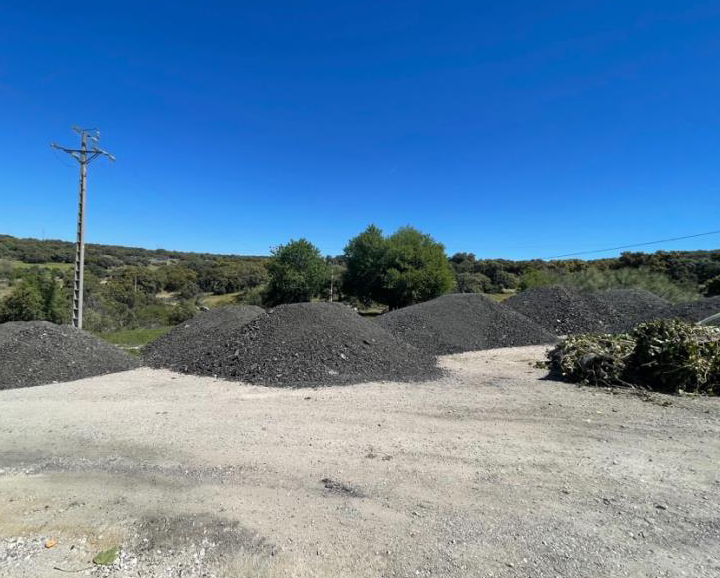 🚨 Denuncian el vertido de restos de asfaltado en Valdemorillo

El vertido se ha producido en una de las zonas medioambientales más valiosas del municipio madrileño.

↪️ elguadarramista.com/2026/04/27/den…