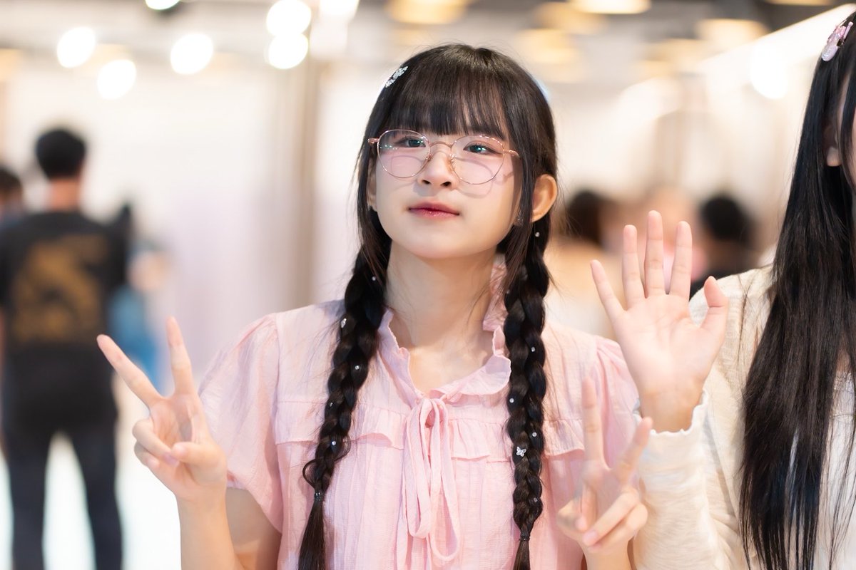 A 🙂 พี่เอตัวปลอม🩷🩵❤️ tweet media