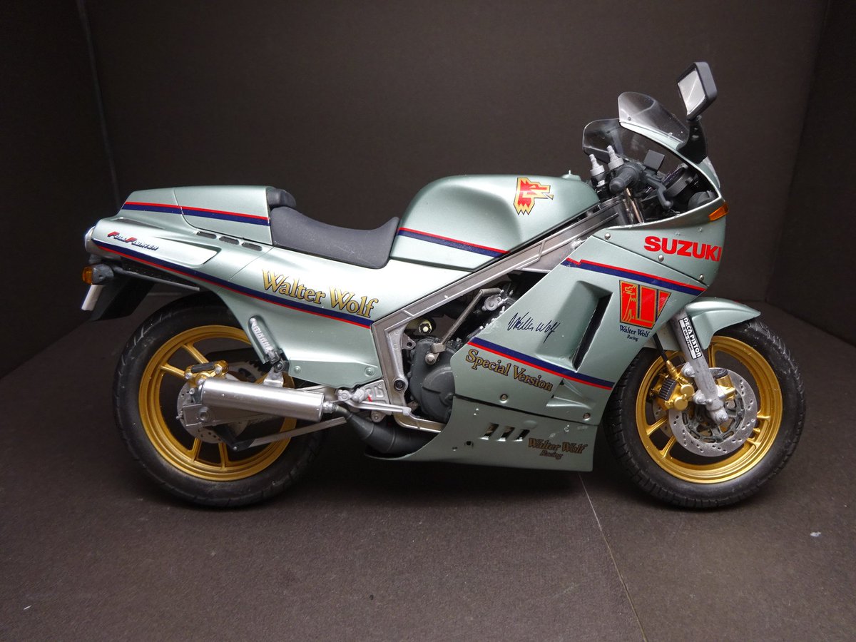 9fUM8tZL9WczczB's tweet photo. #plasticmodel #scalemodel #motorcycle #プラモデル #プラモ #バイク #ハセガワ #Hasegawa #112scale #SUZUKI #スズキ #RG400Γ #LateVersion #WalterWolf #ウォルターウルフ #STUDIO27 #社外デカール #バイクプラモ盛上げ隊 #バイクプラモ盛り上げ隊 https://t.co/8QEGsS8zIN