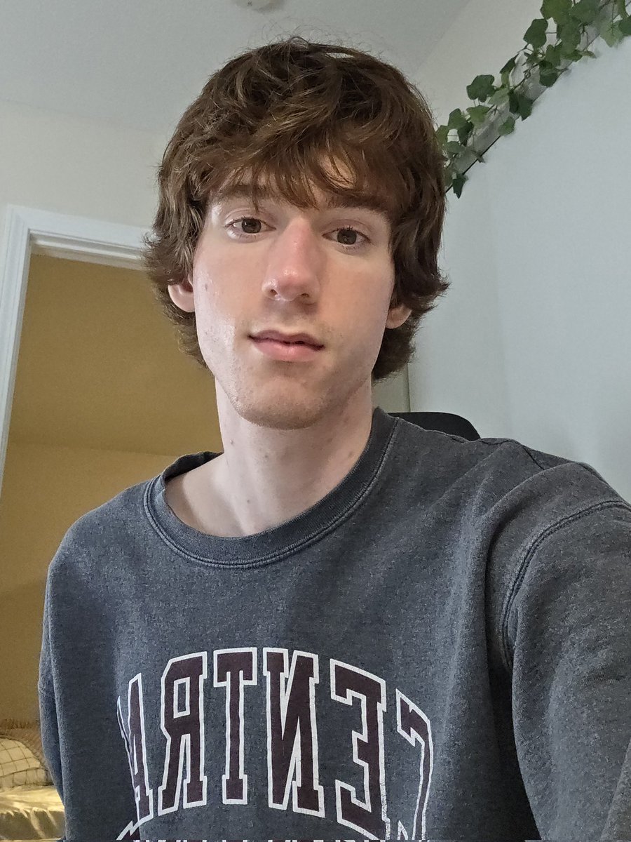 tallhungtwink tweet media