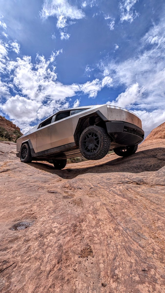 Robot rock crawler