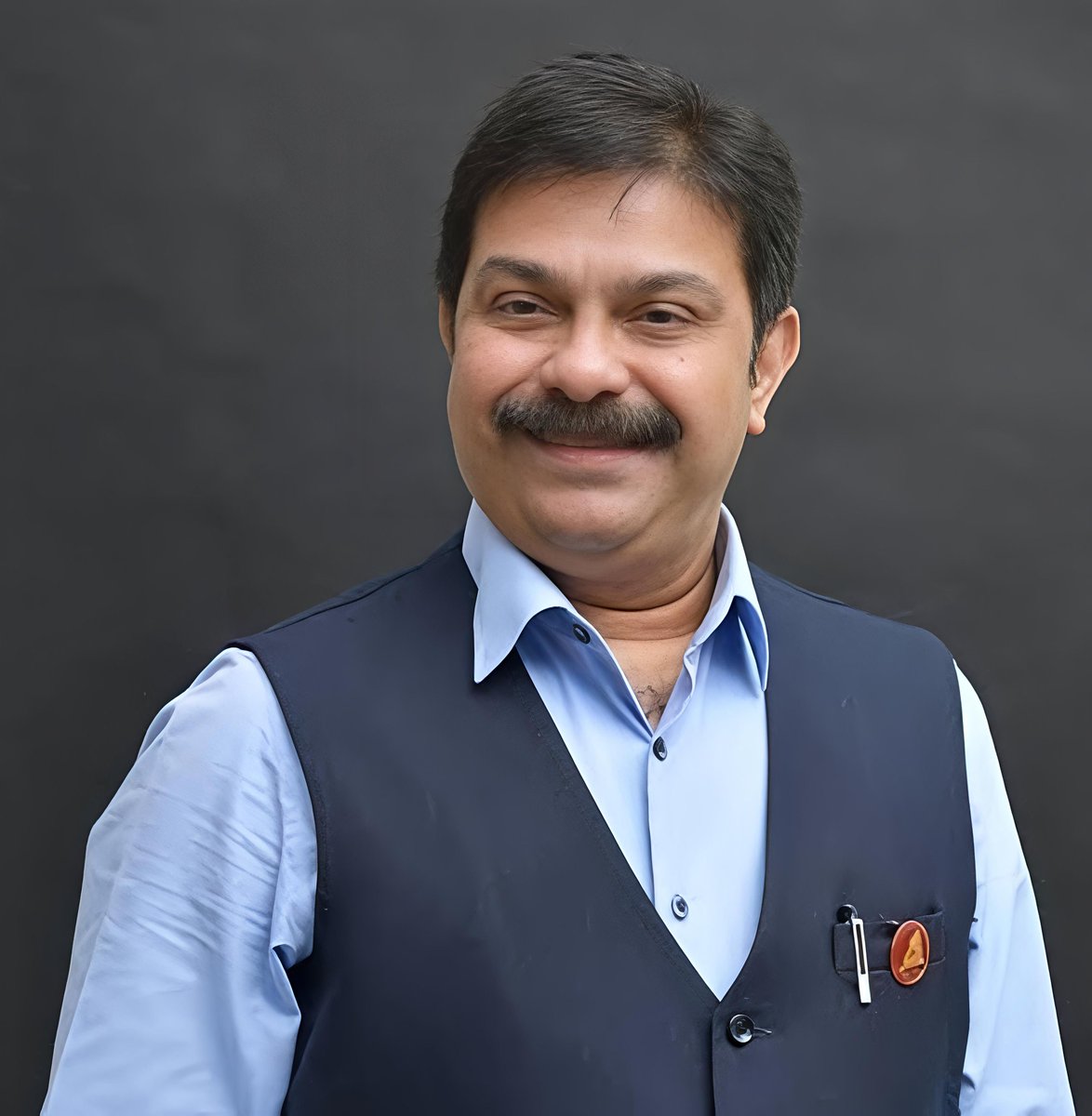 Kunal_R_Patil's tweet photo. आमचे मित्र म्हाडाचे माजी सभापती आणि आ. श्री प्रसाद लाड यांना वाढदिवसाच्या हार्दिक शुभेच्छा! 
  ...त्यांना यश, कीर्ती आणि निरोगी दीर्घायुष्य लाभो ह��च सदिच्छा! https://t.co/RiJjDUuXG8