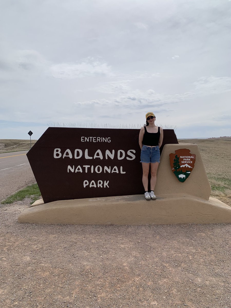 LeslieButt's tweet photo. Badlands National Park https://t.co/TnSYzn9YOc