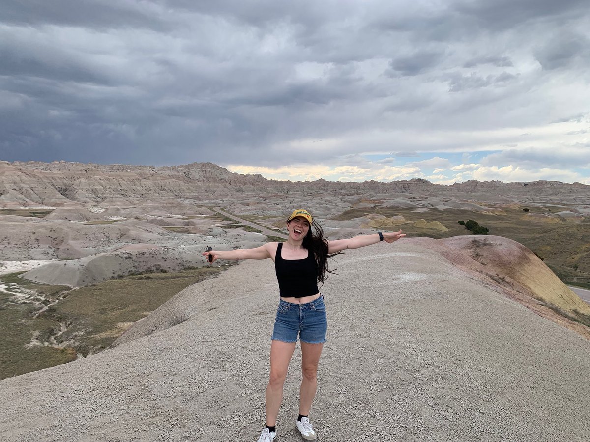 LeslieButt's tweet photo. Badlands National Park https://t.co/TnSYzn9YOc
