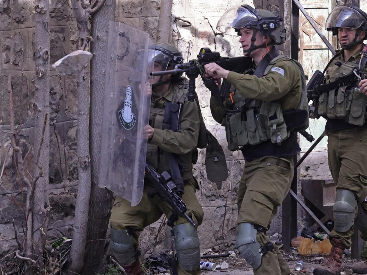 QNAEnglish's tweet image. Palestinian Child Shot with Live Ammunition, Dozens Suffocate During Hebron Raids
#QNA #Palestine
ow.ly/LAMc50YQTSS