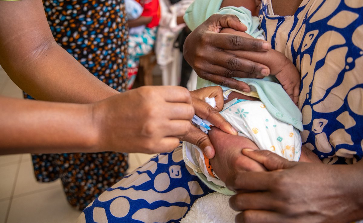 AHAIC_Amref's tweet image. Did you know that vaccines save lives and reduce costs? Each dollar invested in #immunisation lowers healthcare expenses, prevents productivity losses, and promotes healthier, more resilient communities.

Immunisation is a strong economic investment.

#VaccinesWork #GetVaccinated