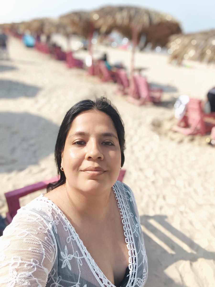 x_vlrh's tweet image. #Beachvibes

Beach reset mode: activated 🌊🍓🌽

Sun on my skin and zero rush. Just sand between my toes and ocean breeze in my hair.

These simple moments recharge the soul before going back to the fight for #justice, #humanrights, #transparency and real #democracy. 

Grateful