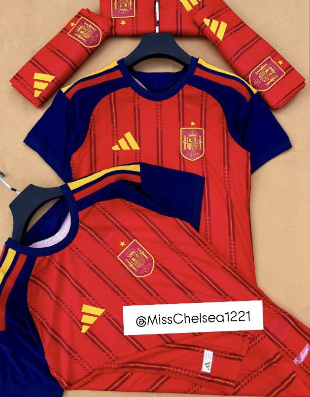 Miss Chelsea1221 tweet media
