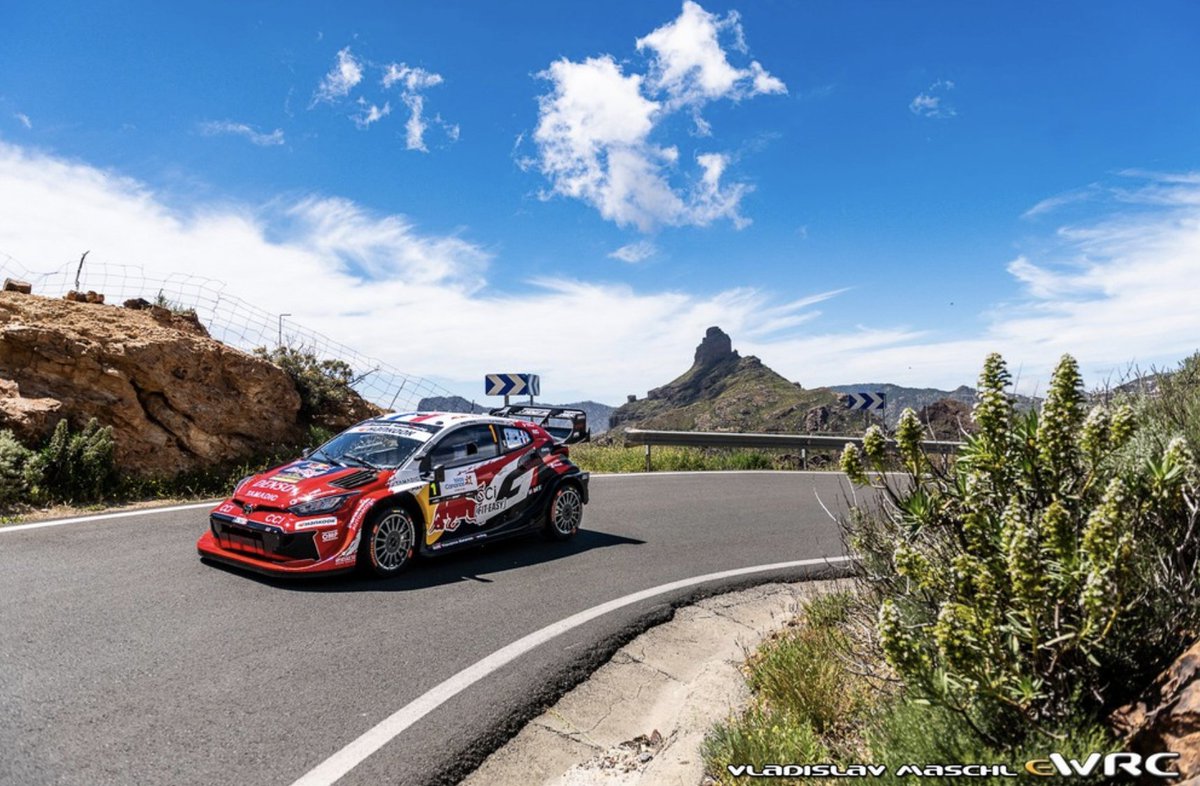 JosefP40909's tweet photo. Rallye Kanárské ostrovy: Ogier vítězí po souboji jezdců Toyota Gazoo Racing

Sébastien Ogier se stal vítězem Rallye Kanárské ostrovy poté, co vyšel jako nejlepší z napínavé bitvy mezi stájovými kolegy, kde tým Toyota Gazoo Racing World Rally Team obsadil první čtyři místa.
Vůz GR YARIS Rally1 dominoval od začátku až do konce na čistě asfaltových cestách ostrova Gran Canaria již druhým rokem v řadě a vyhrál všech 17 rychlostních zkoušek podniku. Mezi pěti jezdci TGR-WRT však byly jen minimální rozdíly, a tak diváci mohli sledovat vzrušující bitvu o vítězství a místa na stupních vítězů, která trvala až do posledního dne.