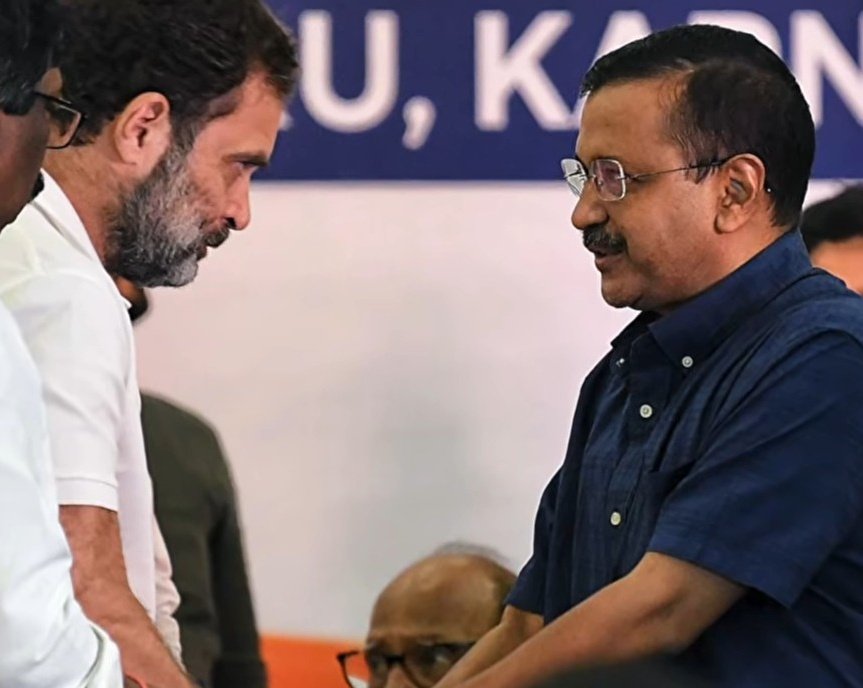 Who is more "कट्ठर्र बेइमान" of these two? Am finding it very difficult to decide. Plz help!😁