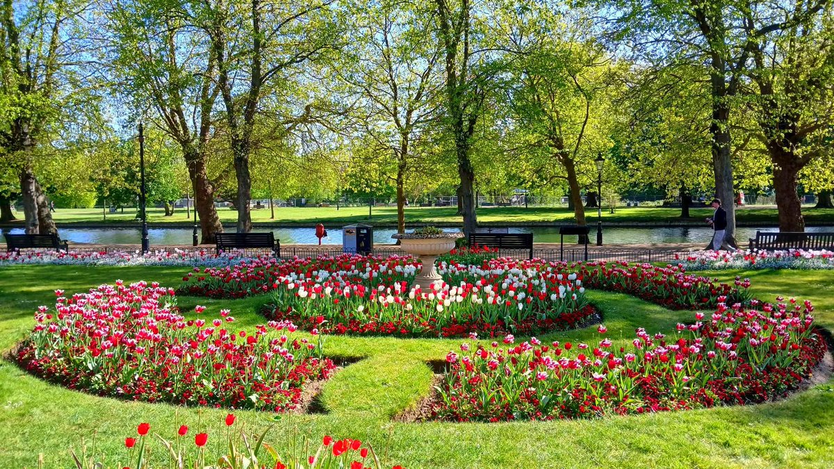 PaulGrayDJ's tweet image. Dull start to your Tuesday.

Thought we'd start the day with seeing how beautiful The Embankment along the Rver Great Ouse in Bedford is looking this Spring.

(📷 Beautiful Bedford )

#TuesdayMorning #Bedford #RiverGreatOuse
