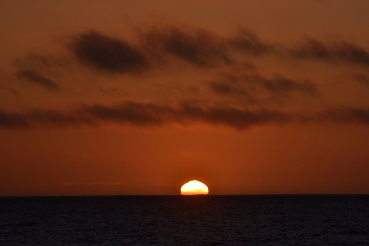 MartinM79510567's tweet image. Sunrise Tuesday morning at Newcastle beach #Wicklow #sunrise #Ireland