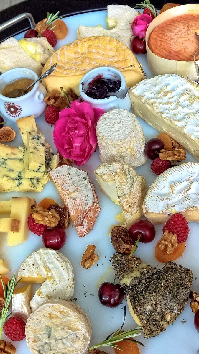 lifefrance's tweet image. Daily #photooftheday from #France Born this day 28 April 1761, Marie Harel, creator of Camembert cheese! 🧀 😍
#thegoodlifefrance