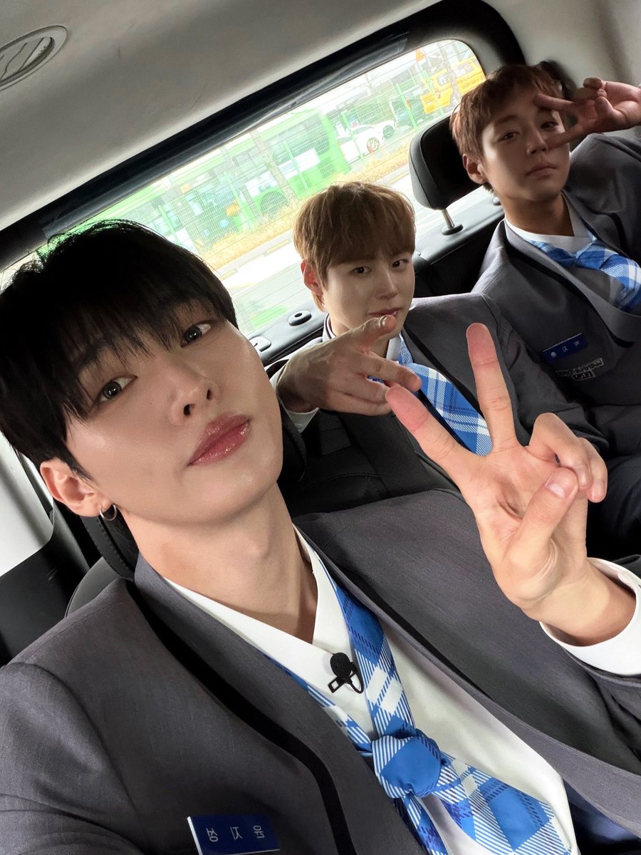 #WANNABOND tweet media