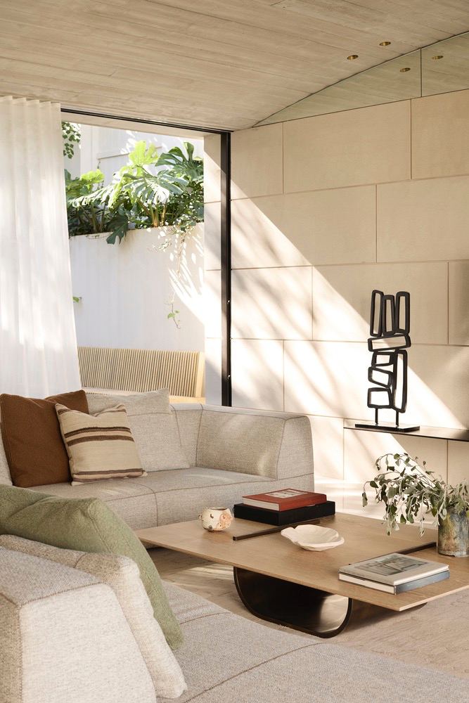 Muzzyflex's tweet photo. Material harmony + natural light = effortless elegance.
A space designed to breathe.
#Architecture #InteriorArchitecture #DesignThinkin https://t.co/B77o1w3SNv