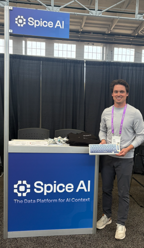 DeepLearning.AI tweet media
