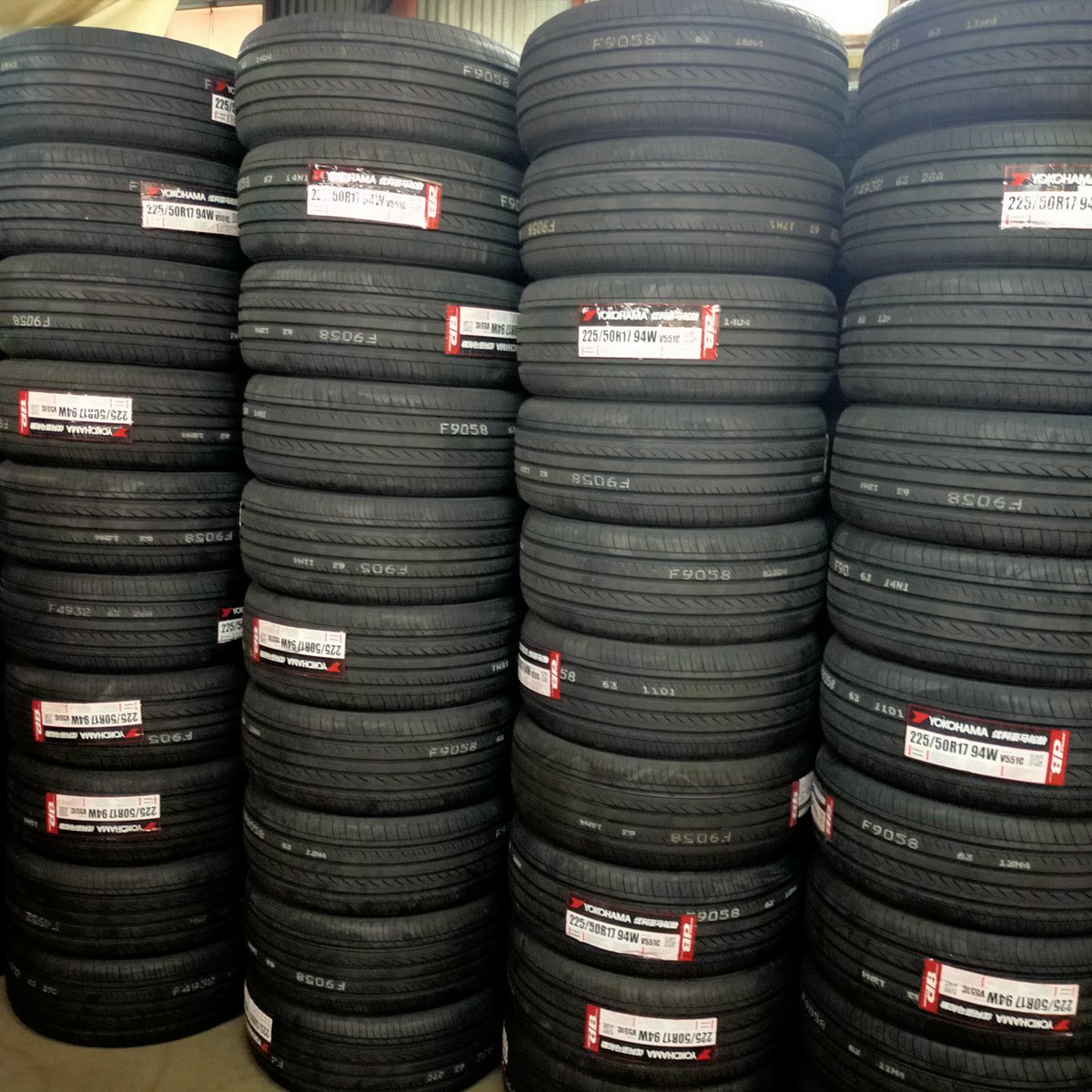 【新品】2025年製 YOKOHAMA BluEarth AE50 225/50R17 94W 17インチ 夏タイヤ 4本 アコード レクサスGS audi/A4/A4アバント等　(MTN674)クレジットカード QRコード決済可能 新品】2025年製 YOKOHAMA BluEarth AE50 225/50R17 94W 夏タイヤ 4本