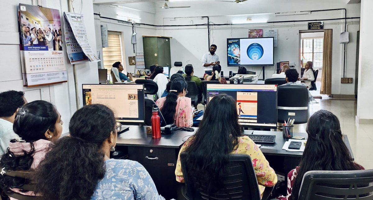 CBCTrivandrum's tweet image. Shri Habeeb Rahman Y.P., Media Professional, Fact-Checker and Al Trainer, leading a hands-on #workshop session on "#AlProductivity in the Workspace: Efficiency, Creativity and Credibility" for officials and staff of @CBCTrivandrum &amp;amp; @PIBTvpm

@_DigitalIndia @GoI_MeitY @MIB_India