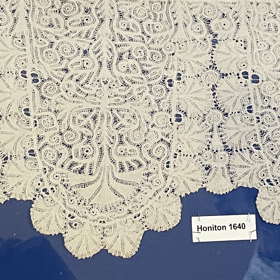RAGriggsauthor's tweet image. Lace from 1640 on display at All Hallows Museum, Honiton. Pillow lace developed in Italy. Catherine de Medici brought lace makers to France. By the early 17th century lace making was established in Devon. 

📷 2022

#TextileTuesday #lace