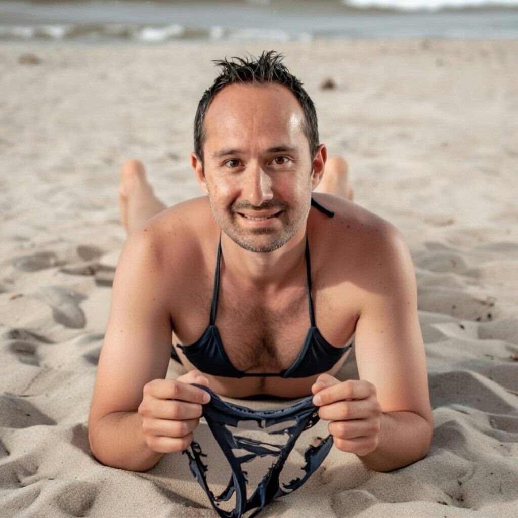 Bartucm1's tweet image. $SAND “All that’s left from SAND is this big cucumber—shove it up your ass as a team.” 

#SAND #TheSandbox #Crypto #Web3 #Metaverse #CryptoCommunity #Blockchain #Investing #Altcoins