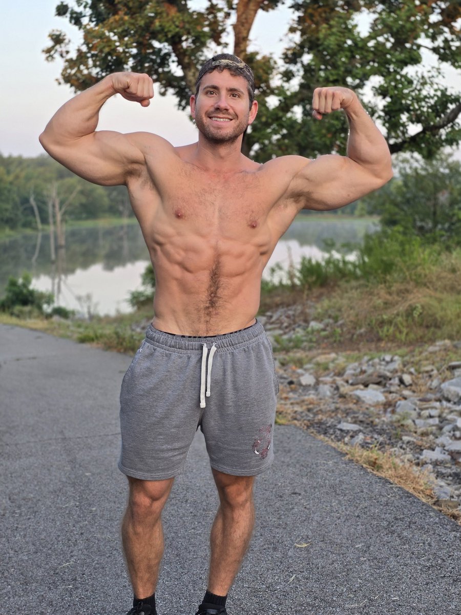 DerrickHenryFit tweet media