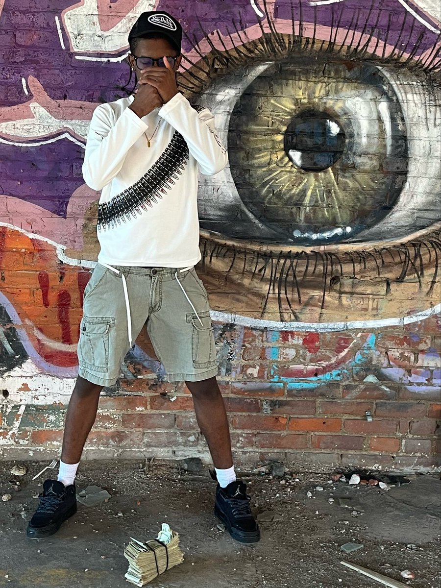 Bob___bob's tweet photo. I been a minute😪 https://t.co/l9SKuP4TEe