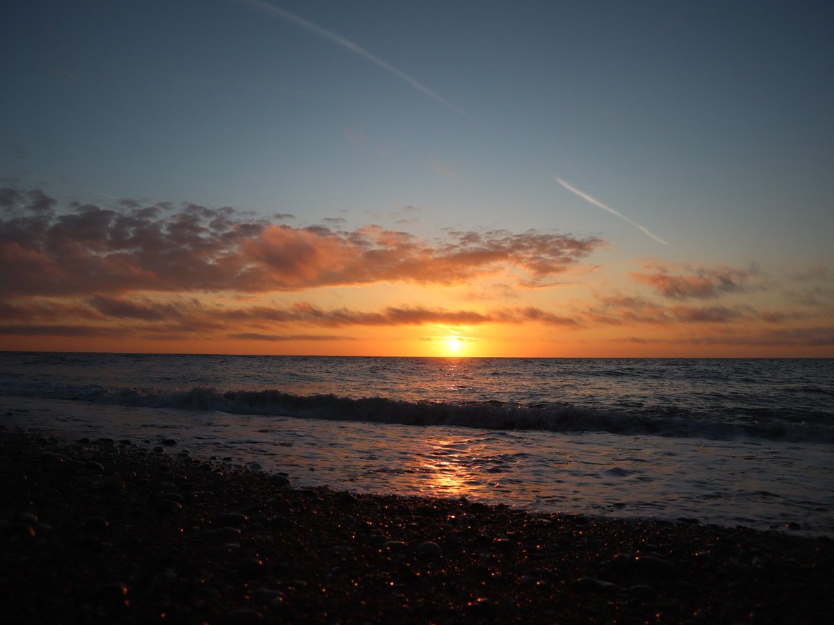 MartinM79510567's tweet image. Sunrise Newcastle beach #Sunrise #Wicklow #Ireland