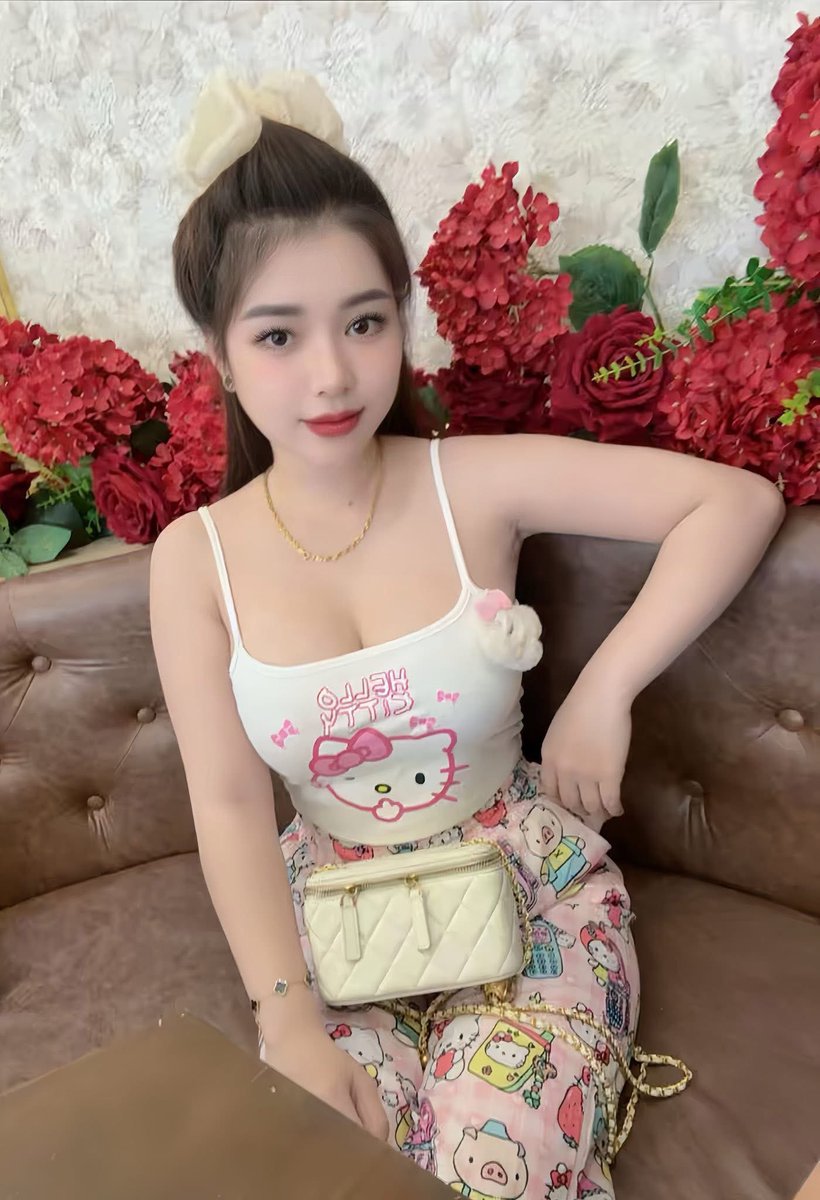 Thu Oanh tweet media