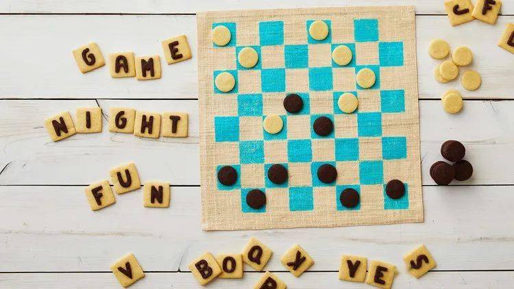 GleydsonRibei10's tweet image. Sunday vibes = board games + messy hair + too many snacks  Nothing beats laughing till we snort with the people who know us best! #FamilyTime #SundayFunday