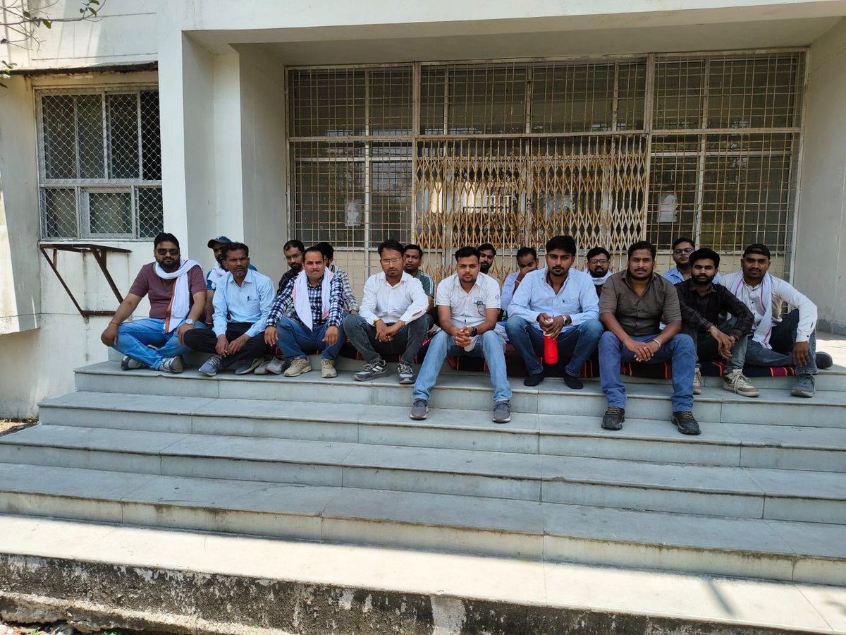 Jta jen equal hai 
Equal degree hai 
Equal exam through
कार्य भी समान हो rd,prd
 #JTA_JEN_समकक्ष_करो