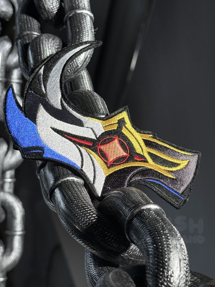 WonderlandPlush's tweet image. Behind the eye patch and that flowing cape lies a genius who controls the battlefield. 🕵️‍♂️⚡
#genshin #genshinimpact #plush #game #ildottore