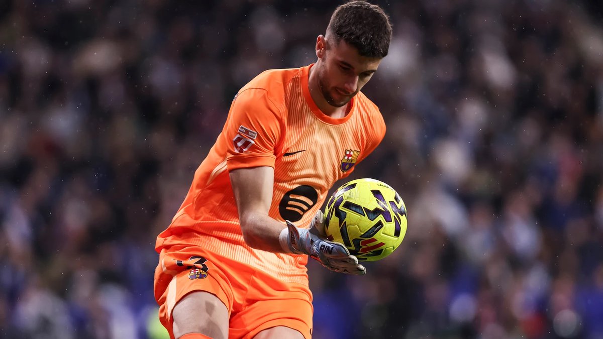 TikiNews's tweet photo. 🎖️🧤Joan Garcia pourrait devenir le premier gardien à remporter le trophée Zamora dès sa première saison dans un club depuis Claudio Bravo en 2015. https://t.co/YZ9zSNjOIV