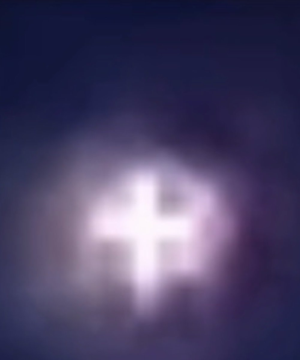 CosmicWitness's tweet photo. This orb was changing shapes and color so fast.  I slowed it down and these were some of the cooler shapes I was able to catch. Kind of makes me wonder about the religious aspect of UFOs. Thoughts?

#orbs #orb #uap #ufo #aliens #alien #angels #jesus #jesuschrist #religion #fyp #paranormal