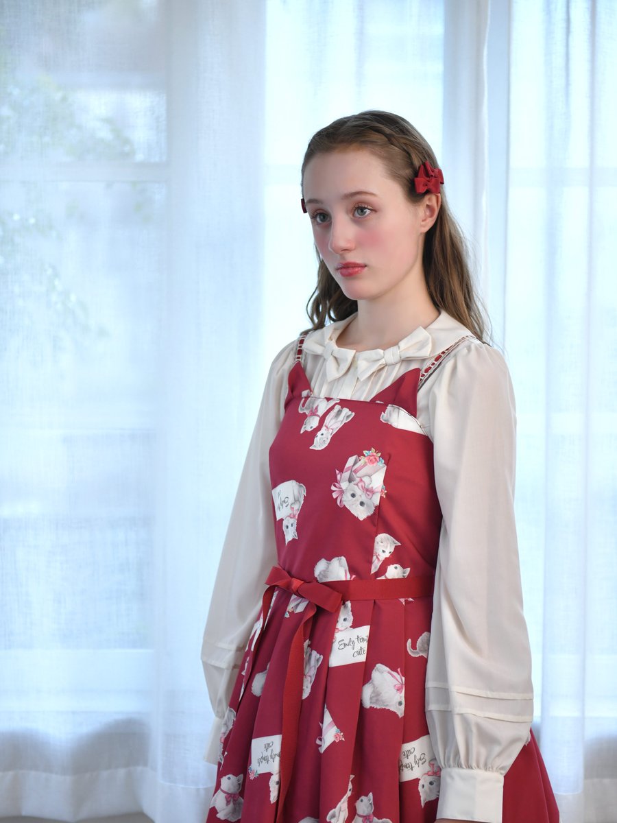Emily Temple cute tweet media