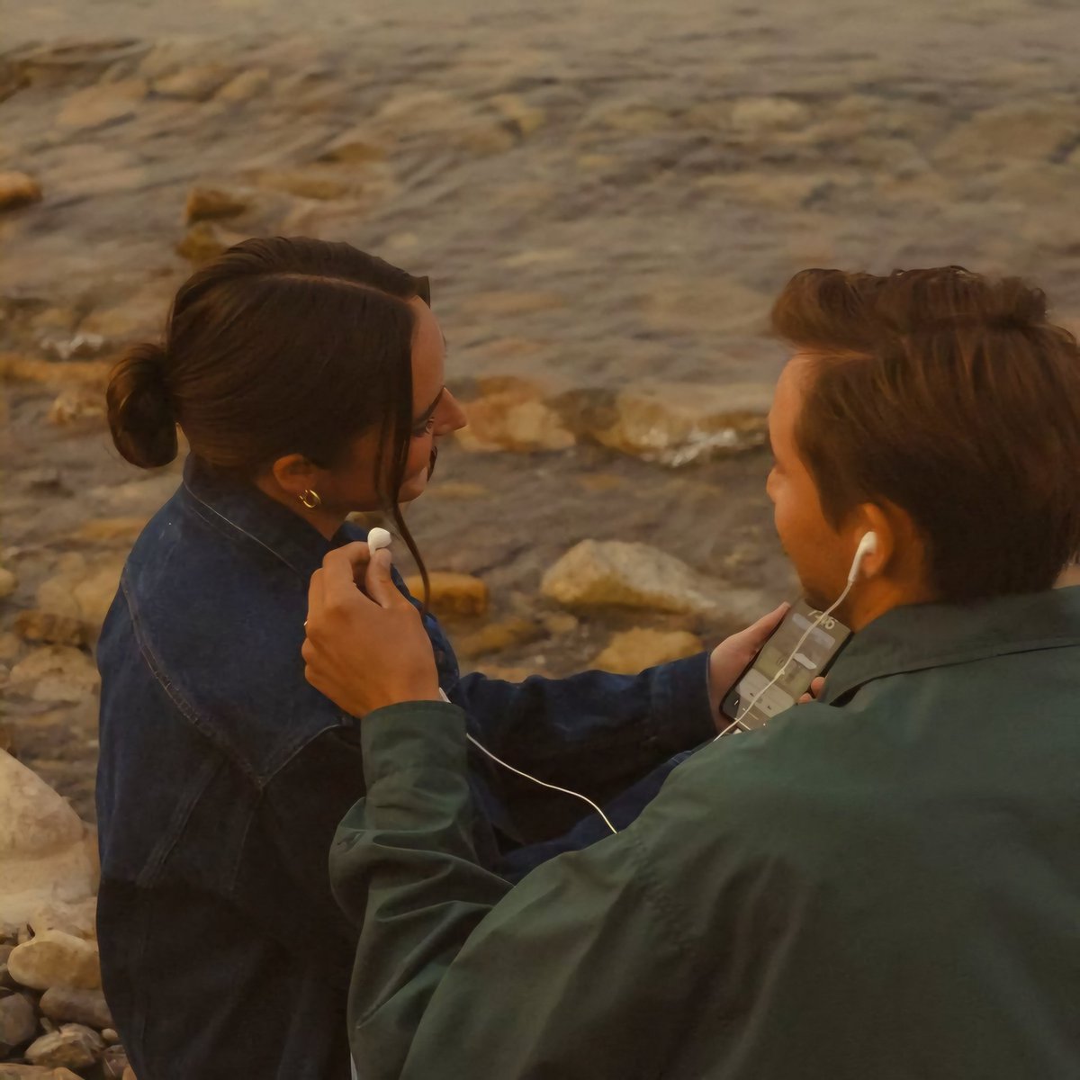 GuernseyJuliet's tweet image. #Words #Art #GM #LoveLovers 

“To get the full value of a joy you must have somebody to divide it with.” 
Mark Twain

📷 Web 

@AlessandraCicc6 
@BrindusaB1 
@gherbitz 
@DEOLINDAMA93701 
@Barbaga3Gaetano 
@Alessan52543255 
@Jansonb999 
@artmajcar 
@lagatta4739 
@annamarylight