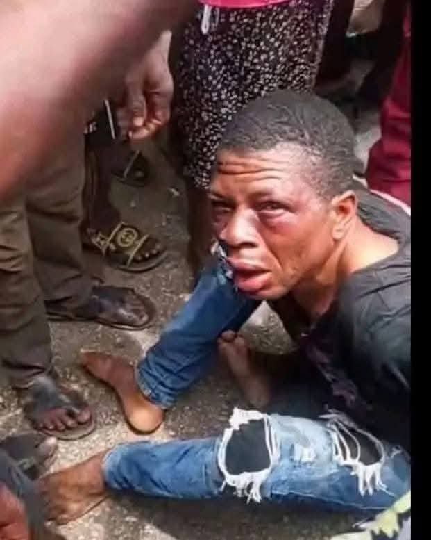 abdulrazakmuhd4's tweet photo. THE CAPTURE OF YORUBA KIDNAPPERS IN ONDO

By: MM Gembu 

For a long time, the dominant narrative has been that Fulani people are responsible for kidnappings in Ondo State. This narrative has fueled unnecessary harassment, profiling, and exploitation of Fulani pastoralists moving with their cattle across the region, often at the hands of local security outfits like Amotekun.

However, recent developments continue to show a more complex reality.

What Led to the Arrest: 

A farmer, while returning home from his farm, was kidnapped by a group of criminals. Fortunately, he managed to escape from captivity the same night.

The following day, upon stepping out again, he recognized some of his abductors moving freely within his community. He quickly raised an alarm and alerted security operatives, which led to their capture.

The Reality: 

The suspects apprehended were not Fulani, as is often assumed in similar cases. This incident reportedly occurred in Ifira Akoko, Ondo State.

If these individuals had not been identified and apprehended, the blame would likely have been placed—once again—on the Fulani community.
This raises an important question about the dangers of generalization and the need for fairness, accuracy, and responsibility in both public discourse and media reporting.

Criminality should be treated as criminality, not as a tool for ethnic or religious profiling.