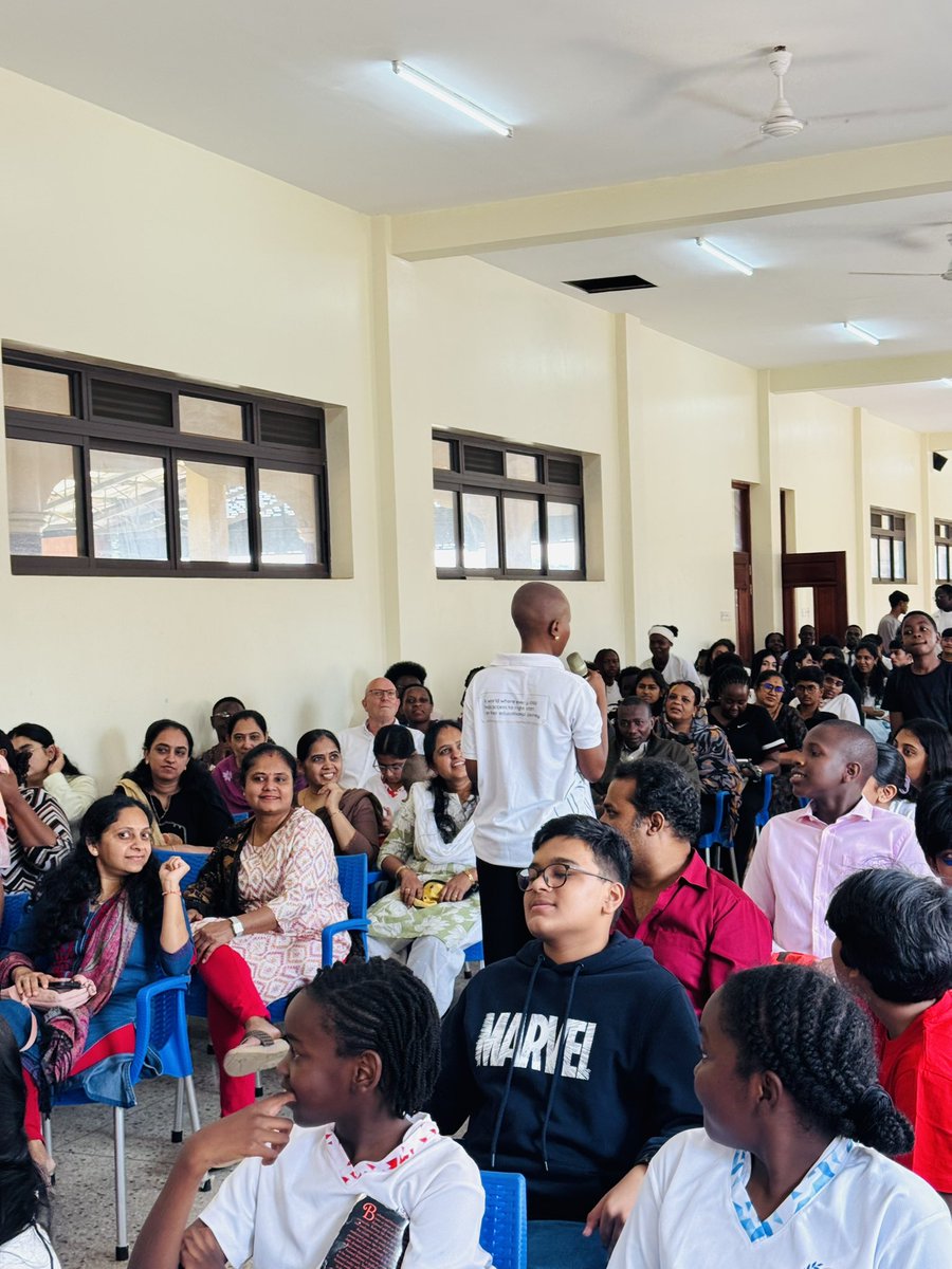 book_driveug's tweet image. A week full of imagination, learning, and fun. 

We were honoured to be part of the final day of the Book Week at Shree Sahajanad for the World Book Day. This book Week brought stories to life and inspired young minds to dream big
#BookWeek 
#YoungReaders 
#LearningIsFun