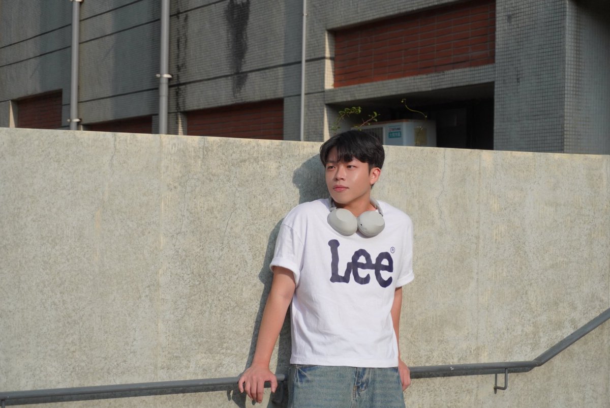 s_hun0220's tweet photo. 回學校找朋友 https://t.co/EPWFLOxaET