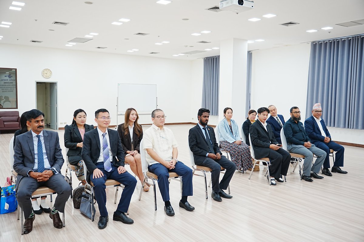 APPU_Post's tweet photo. Two key training programmes—International Postal Service (IPS) and Marketing &amp; Innovation for Posts (MIP)—were inaugurated on 27 April 2026 at the Asian-Pacific Postal College in Bangkok, which also included engaging ice-breaking sessions. https://t.co/auVGPkbBm3