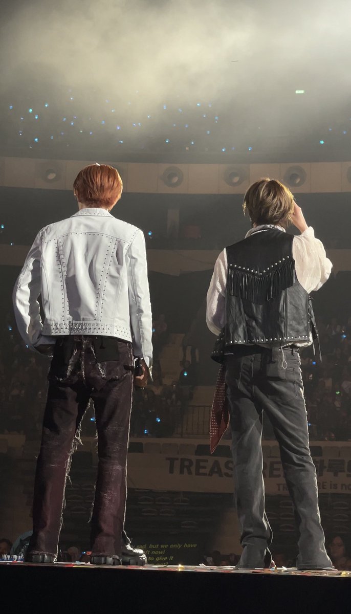 Hormat ege, ketua ini !!

#준규 #KIMJUNKYU #김준규 #트레저 #아사히 #ASAHI #アサヒ #TREASURE #TREASUREinJKT #PULSEONinJakarta2026 #PULSE_ON_IN_JAKARTA